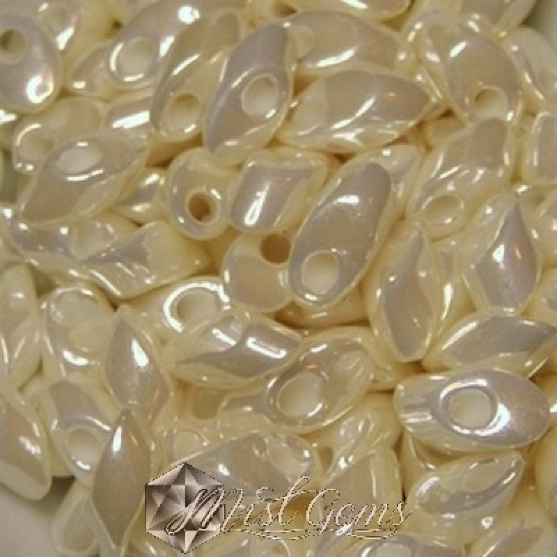 Long Magatama LMA 0592 Antique Ivory Pearl Ceylon