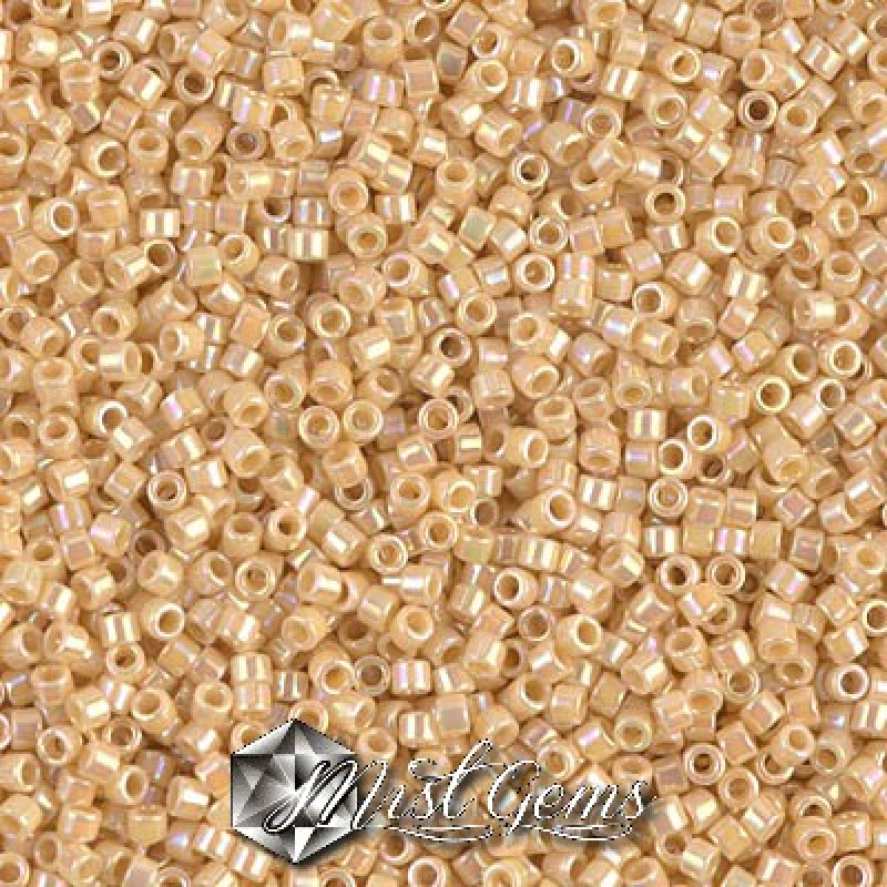 Delica 11/0 DB 1571  Opaque Pear AB