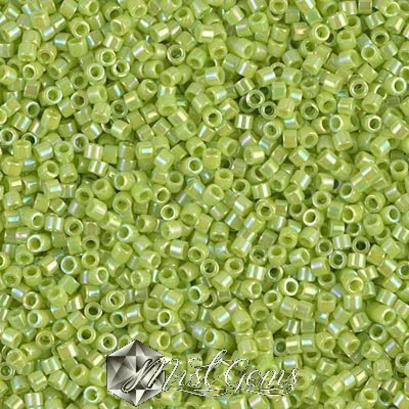 Delica 11/0 DB 0169 (DB169) Chartreuse AB